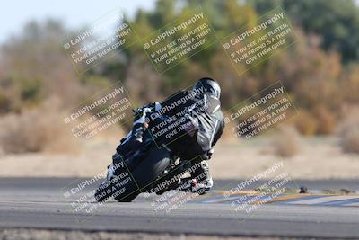 media/Dec-18-2022-SoCal Trackdays (Sun) [[8099a50955]]/Turn 7 Backside (1125am)/